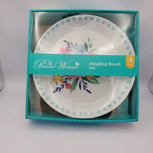 The Pioneer Woman Plastic Mingling Board set of 4 Floral Picnic Plates